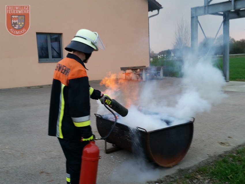 2017-04-03_uebung_feuerloescher_014.jpg