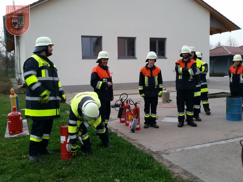 2017-04-03_uebung_feuerloescher_017.jpg