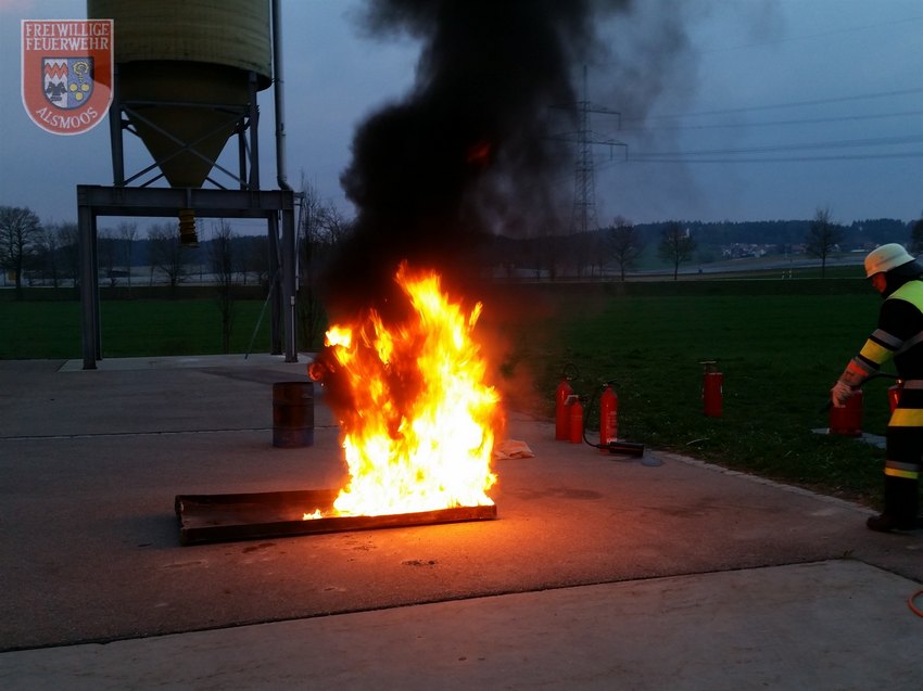 2017-04-03_uebung_feuerloescher_023.jpg